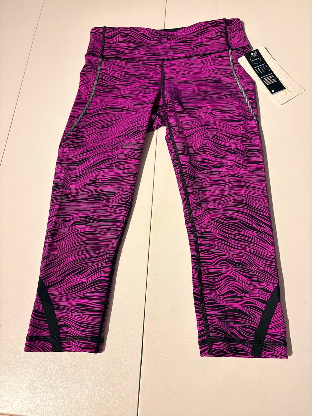Lululemon On Track Crop 19" Life Lines Polar Pink Black Size 4